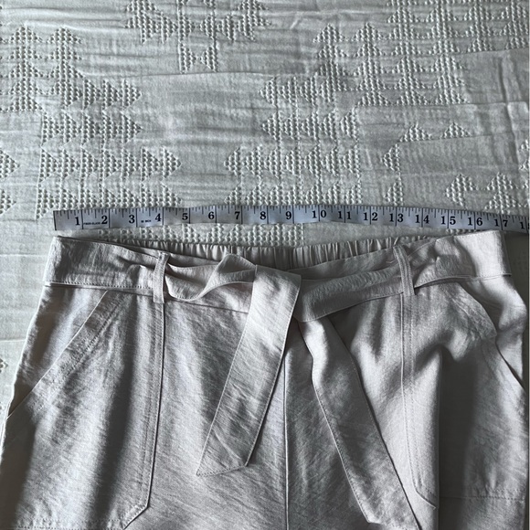 SOHO APPAREL Cream Belted Pull On Tapered Leg Light Weight Pants L(Like an XL) - Picture 7 of 12